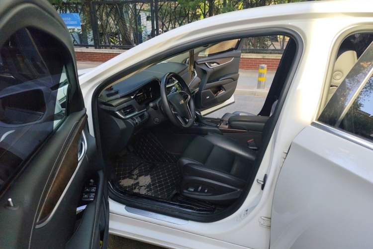 Used Cadillac XTS 2018 28T Elite Edition Driver Seat