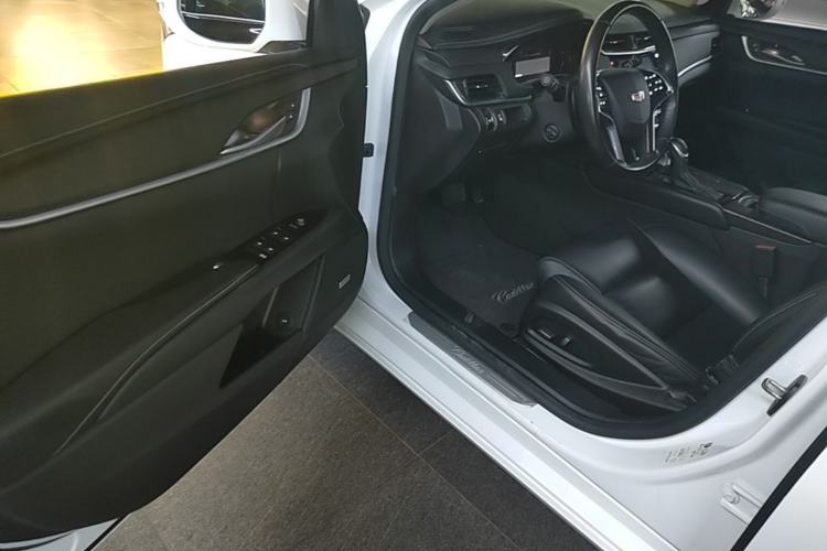 Used Cadillac XTS 2018 28T Tech Edition Driver Seat