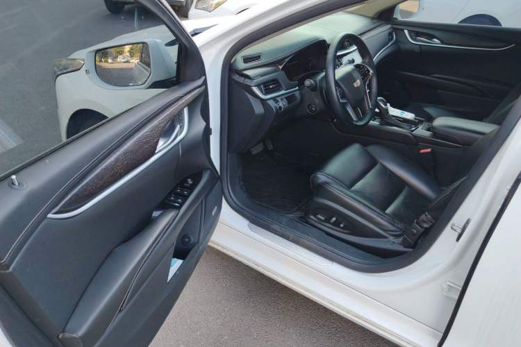Used Cadillac XTS 2018 28T Elite Edition Driver Seat