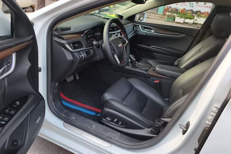 Used Cadillac XTS 2018 28T Luxury Edition Driver Seat
