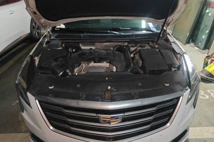 Used Cadillac XTS 2018 28T Elite Edition Engine Bay