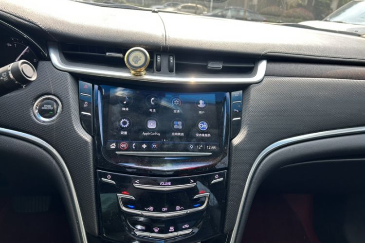 Used Cadillac XTS 2018 28T Elite Edition Engine Bay