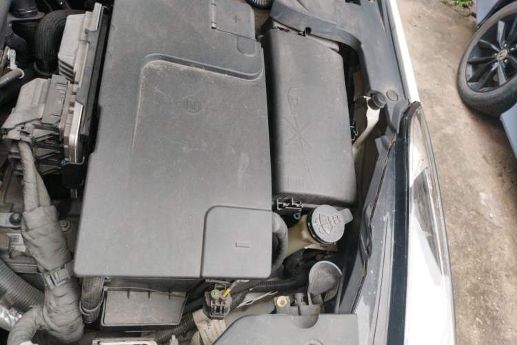 Used Cadillac XTS 2018 28T Tech Edition Engine Bay Left