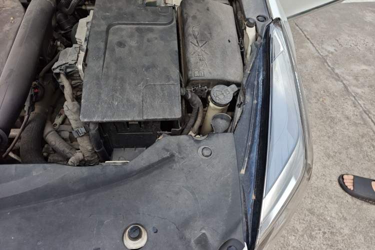 Used Cadillac XTS 2018 28T Elite Edition Engine Bay Left