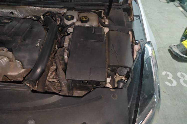 Used Cadillac XTS 2018 28T Elite Edition Engine Bay Left