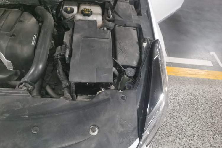 Used Cadillac XTS 2018 28T Tech Edition Engine Bay Left