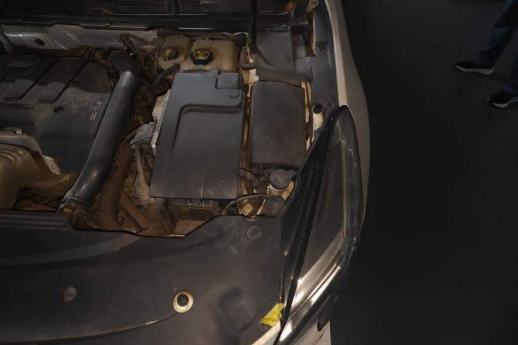 Used Cadillac XTS 2018 28T Elite Edition Engine Bay Left