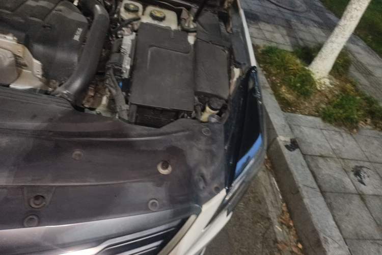Used Cadillac XTS 2018 28T Tech Edition Engine Bay Left