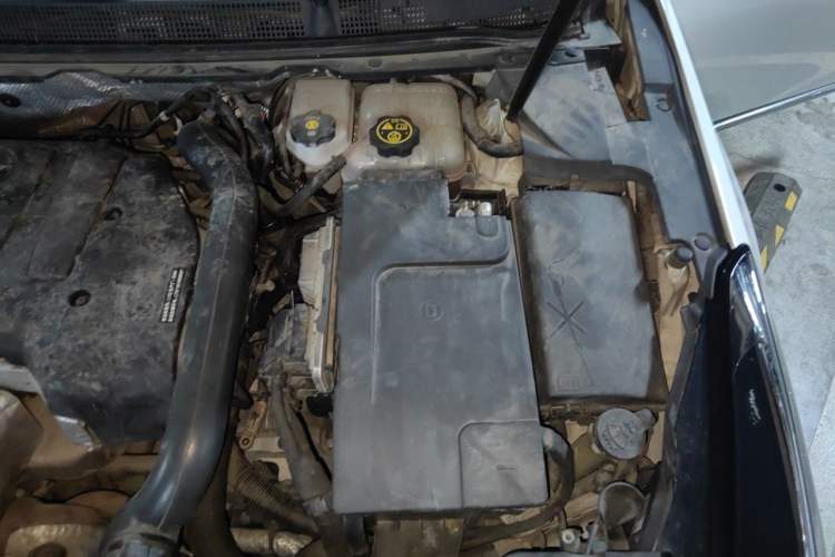 Used Cadillac XTS 2018 28T Elite Edition Engine Bay Left