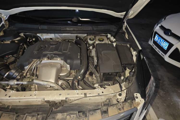 Used Cadillac XTS 2018 28T Tech Edition Engine Bay Left