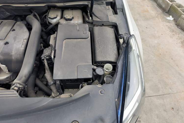 Used Cadillac XTS 2018 28T Tech Edition Engine Bay Left