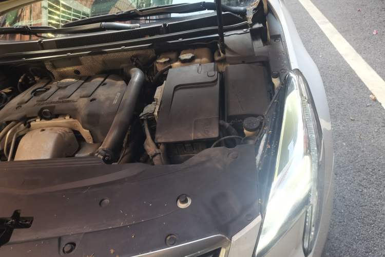 Used Cadillac XTS 2018 28T Elite Edition Engine Bay Left