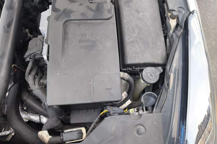 Used Cadillac XTS 2018 28T Tech Edition Engine Bay Left
