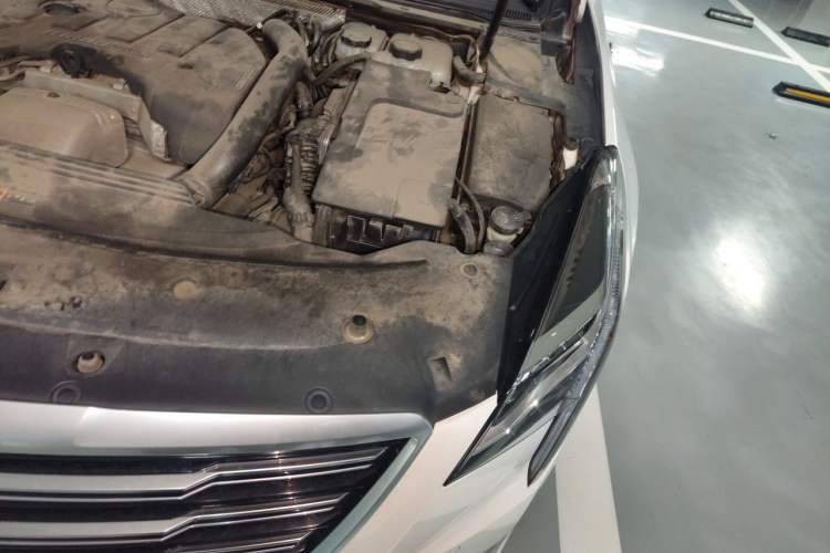 Used Cadillac XTS 2018 28T Elite Edition Engine Bay Left