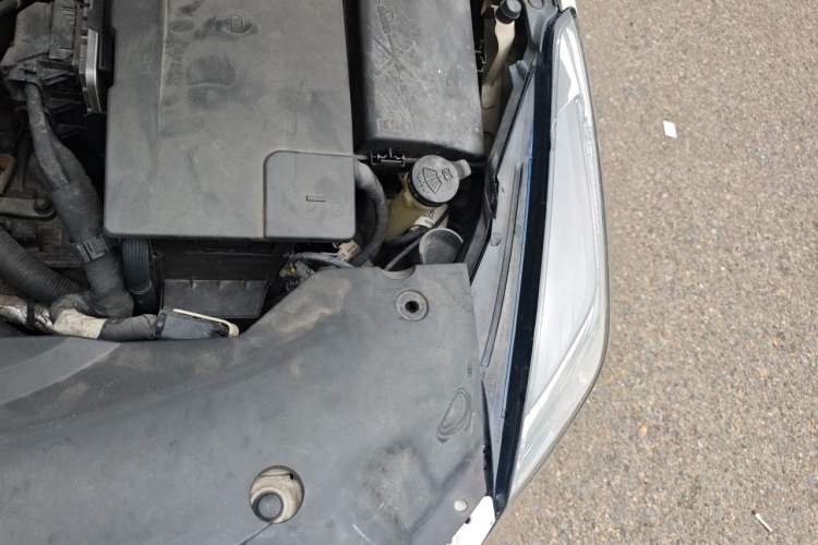 Used Cadillac XTS 2018 28T Elite Edition Engine Bay Left