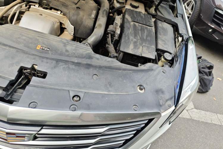 Used Cadillac XTS 2018 28T Elite Edition Engine Bay Left