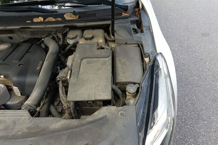Used Cadillac XTS 2018 28T Tech Edition Engine Bay Left