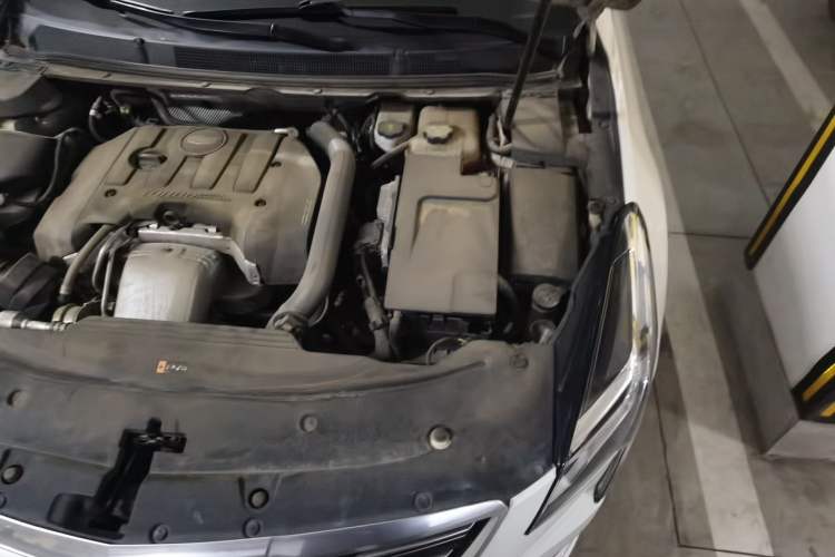 Used Cadillac XTS 2018 28T Tech Edition Engine Bay Left