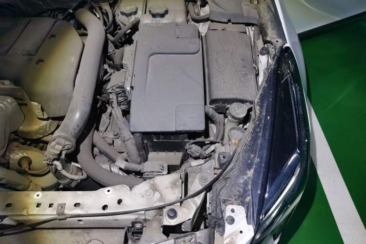 Used Cadillac XTS 2018 28T Tech Edition Engine Bay Left