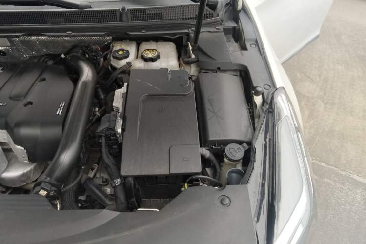 Used Cadillac XTS 2018 28T Elite Edition Engine Bay Left