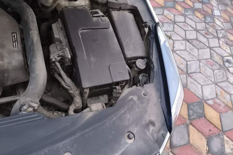 Used Cadillac XTS 2018 28T Elite Edition Engine Bay Left