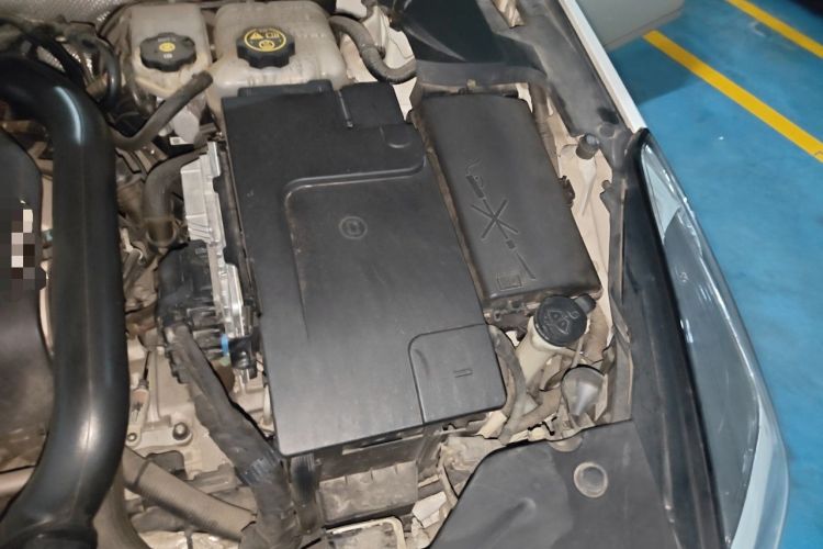 Used Cadillac XTS 2018 28T Luxury Edition Engine Bay Left