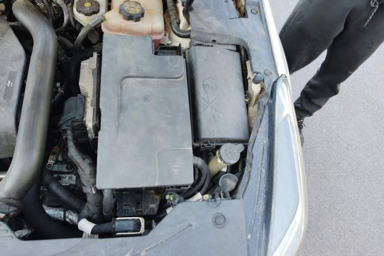 Used Cadillac XTS 2018 28T Elite Edition Engine Bay Left