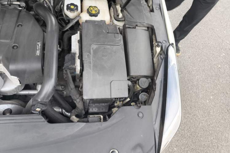 Used Cadillac XTS 2018 28T Tech Edition Engine Bay Left