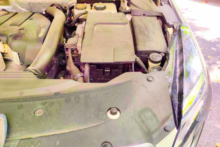 Used Cadillac XTS 2018 28T Tech Edition Engine Bay Left