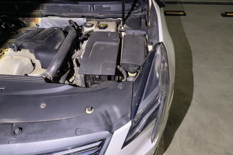 Used Cadillac XTS 2018 28T Elite Edition Engine Bay Left