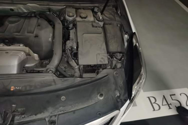 Used Cadillac XTS 2018 28T Elite Edition Engine Bay Left