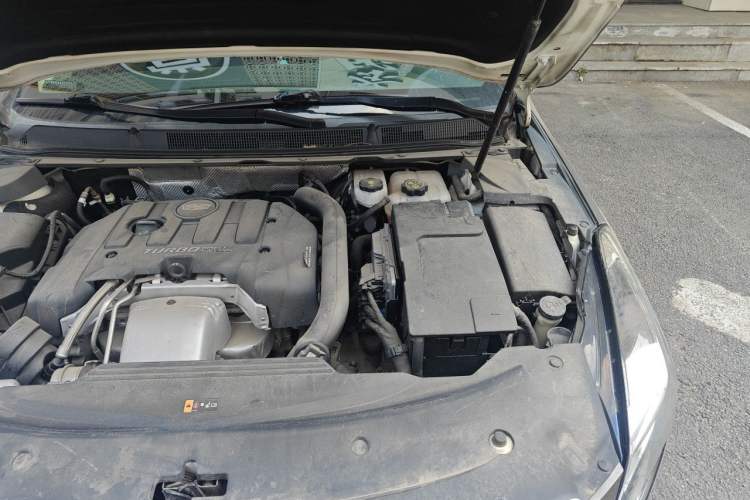 Used Cadillac XTS 2018 28T Tech Edition Engine Bay Left