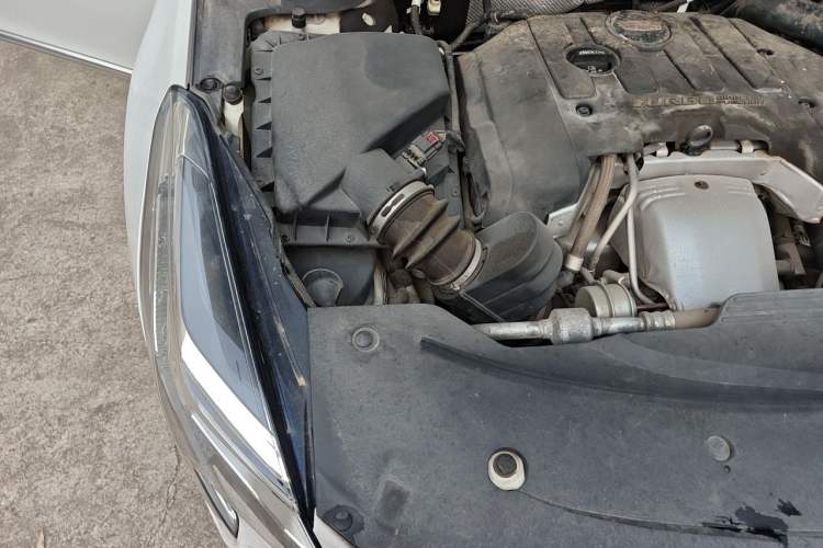 Used Cadillac XTS 2018 28T Elite Edition Engine Bay Right