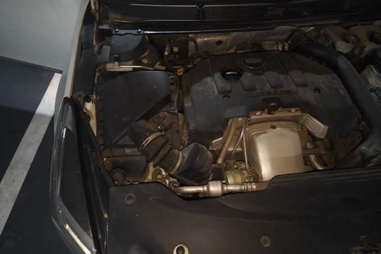 Used Cadillac XTS 2018 28T Elite Edition Engine Bay Right