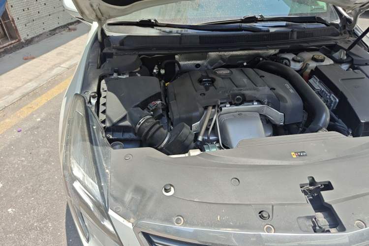 Used Cadillac XTS 2018 28T Tech Edition Engine Bay Right