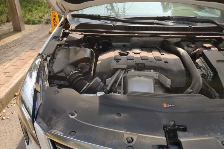 Used Cadillac XTS 2018 28T Elite Edition Engine Bay Right