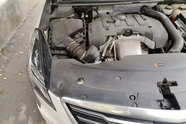 Used Cadillac XTS 2018 28T Tech Edition Engine Bay Right