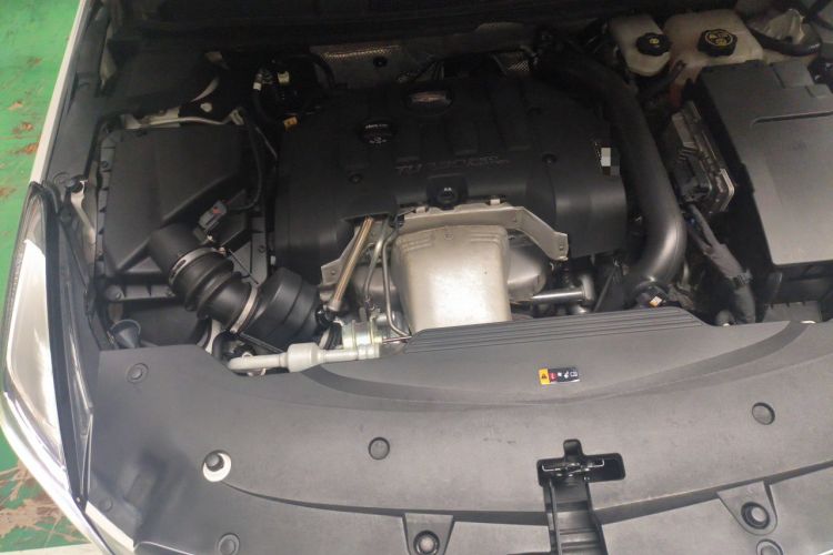 Used Cadillac XTS 2018 28T Elite Edition Engine Bay Right