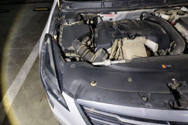 Used Cadillac XTS 2018 28T Elite Edition Engine Bay Right