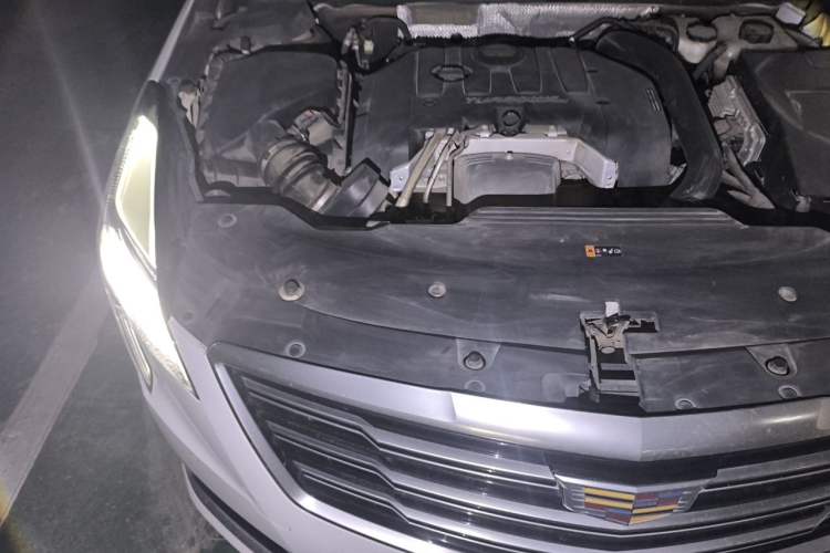 Used Cadillac XTS 2018 28T Luxury Edition Engine Bay Right