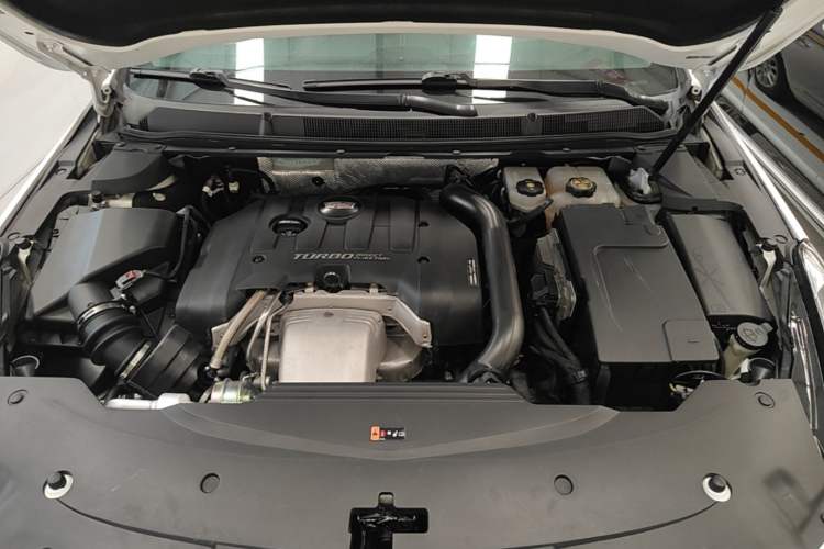 Used Cadillac XTS 2018 28T Elite Edition Engine Bay