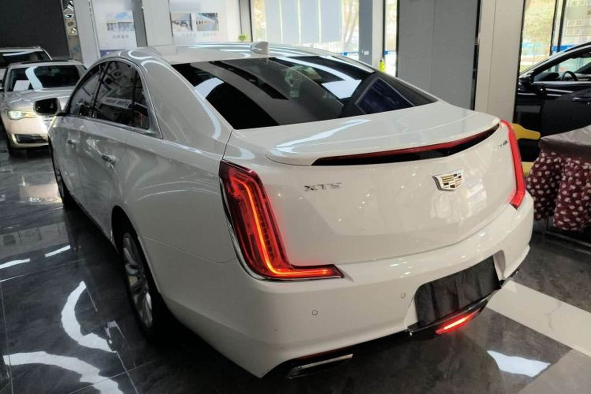 Used Cadillac XTS 2018 28T Tech Edition Exterior 2
