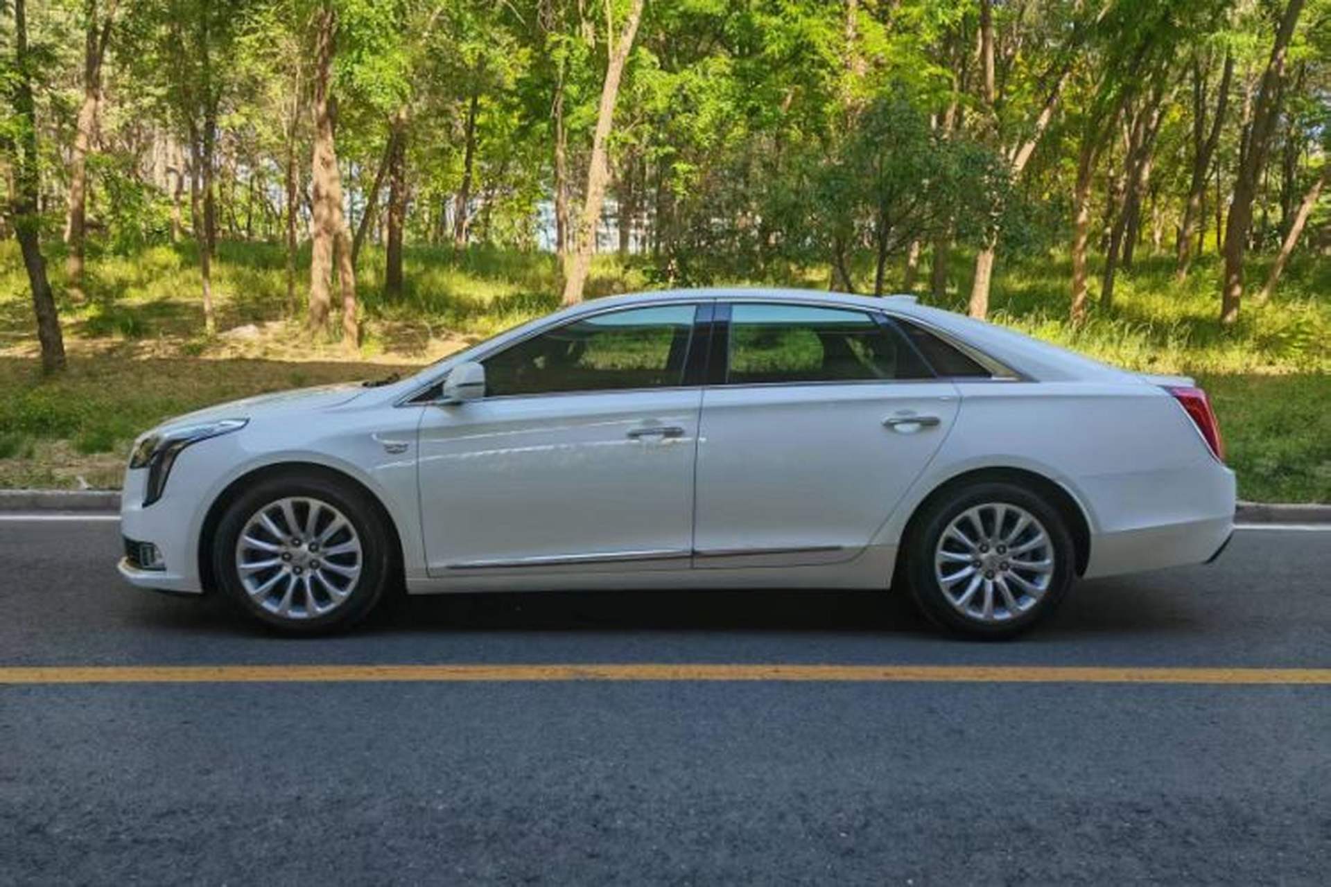 Used Cadillac XTS 2018 28T Elite Edition Exterior 2