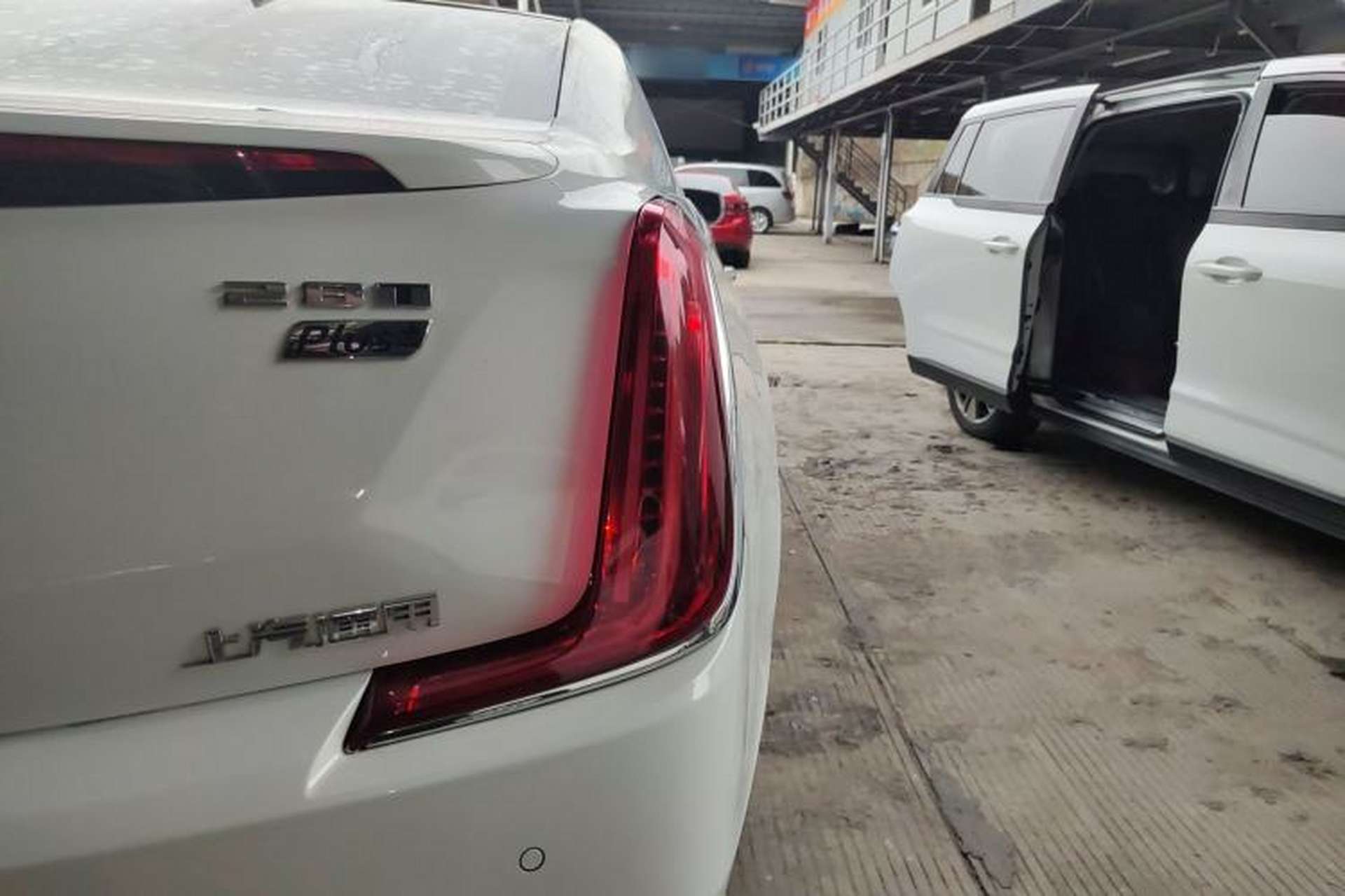 Used Cadillac XTS 2018 28T Elite Edition Exterior 3