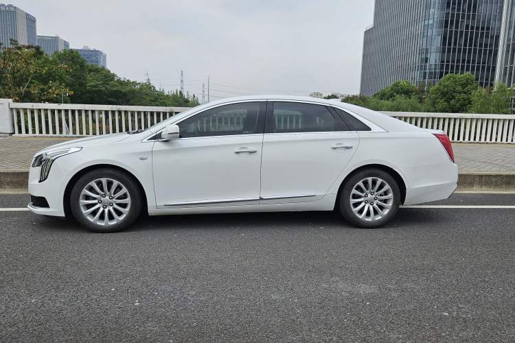 Used Cadillac XTS 2018 28T Tech Edition Exterior 5