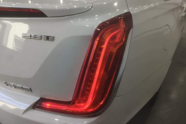 Used Cadillac XTS 2018 28T Tech Edition Exterior 6