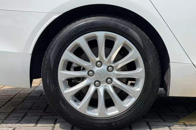 Used Cadillac XTS 2018 28T Tech Edition Exterior 9