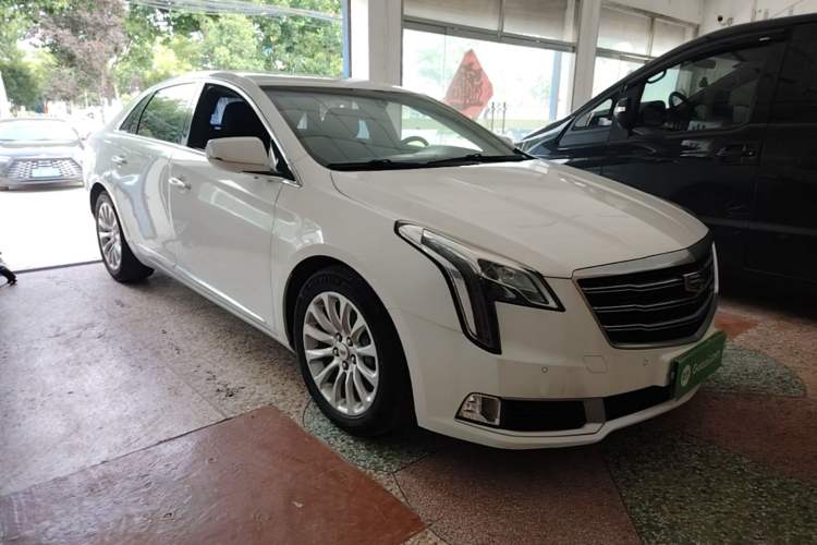 Used Cadillac XTS 2018 28T Elite Edition Front Right 45 Deg