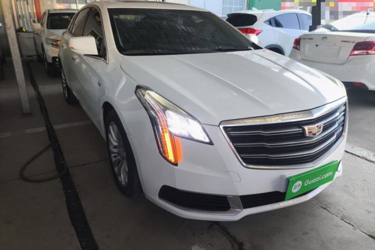 Used Cadillac XTS 2018 28T Elite Edition Front Right 45 Deg