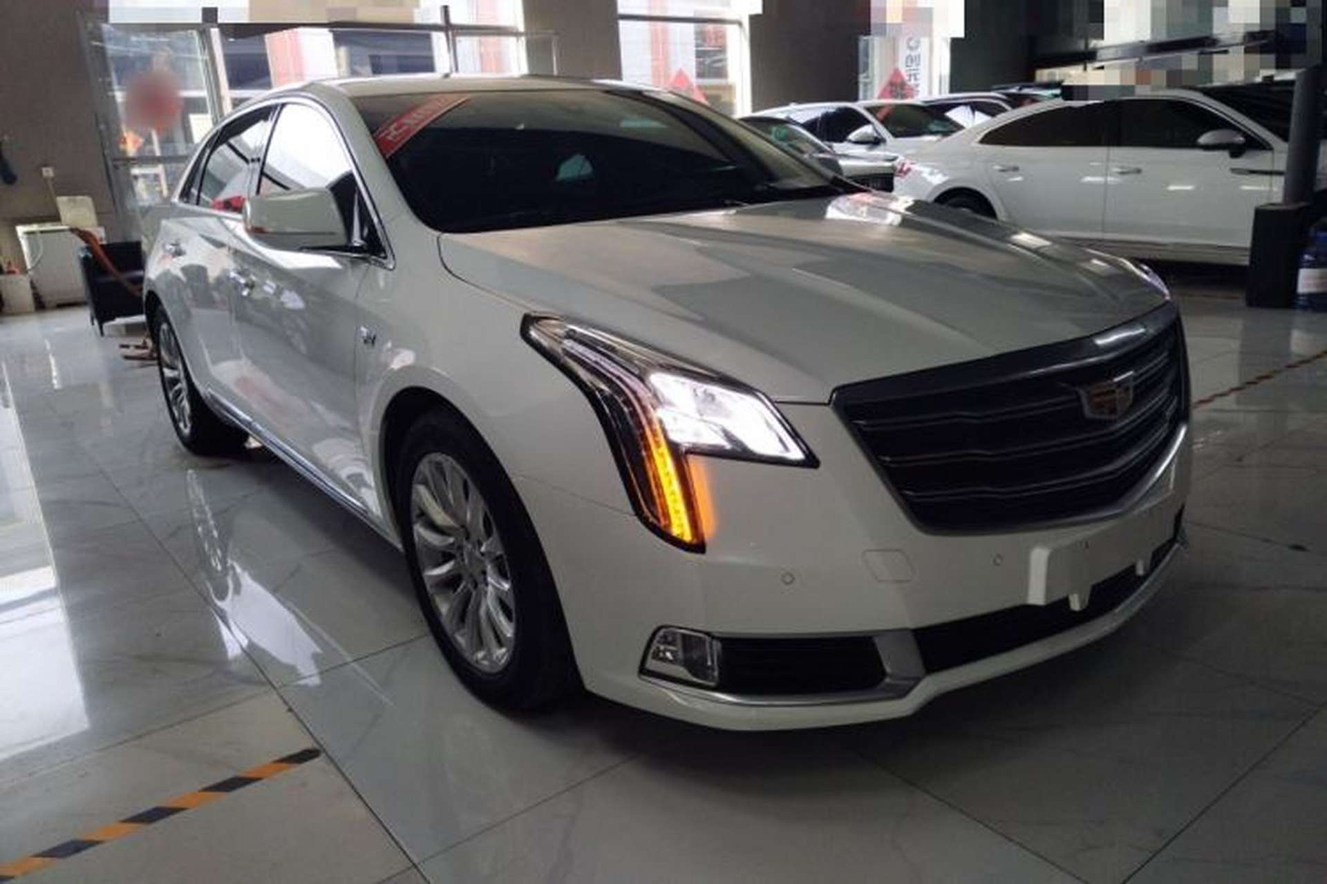 Used Cadillac XTS 2018 28T Elite Edition Front Right 45 Deg